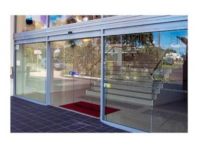 Automatic sensor sliding door